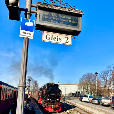 Die Brockenbahn, ein Zufallsbesuch im Schlosshotel und eine niedliche Figur