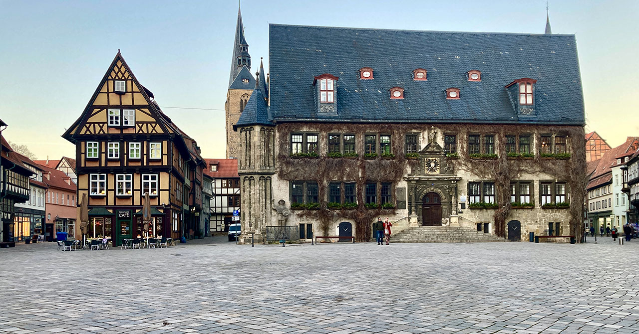 Rathaus breit