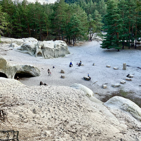 Mit dem Rad zu den Sandsteinhöhlen im Heers