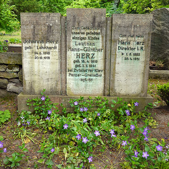138 Kriegsende Herz